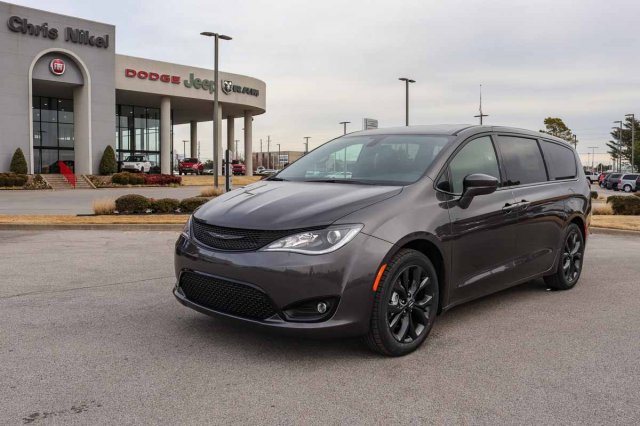 New 2020 Chrysler Pacifica Touring